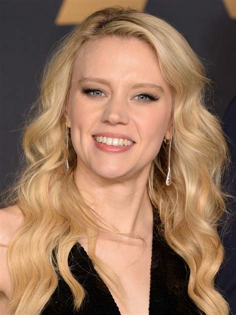 Kate McKinnon Biography